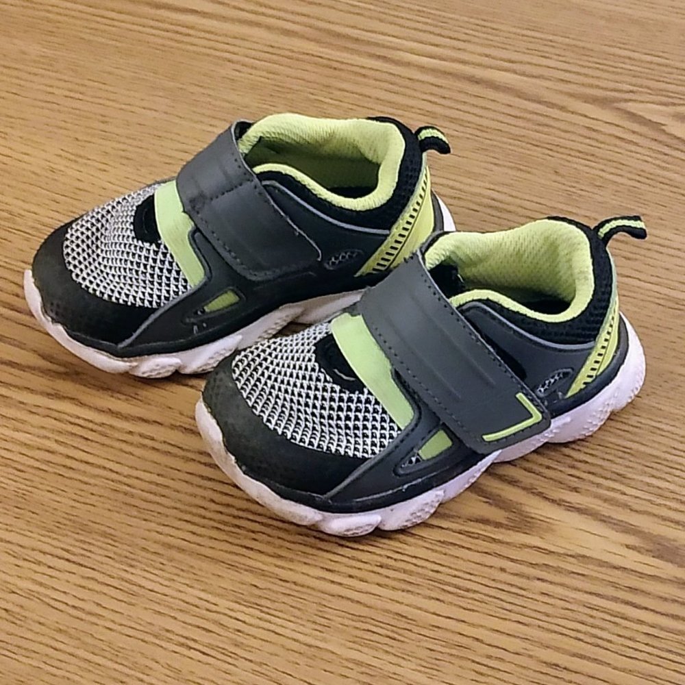 Toddler size 5 shoes